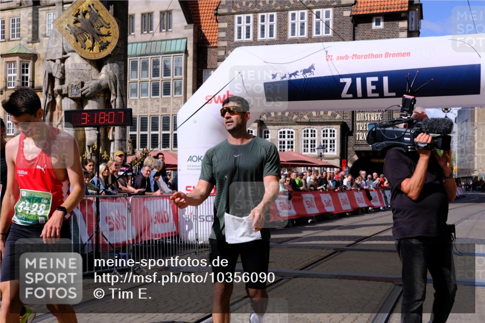 13.09.2026 - 21. swb-Marathon Bremen Tim E. http://msf.ph/oto/10356090 13.09.2026 12:48:56 Ziel 314, 5428 meine-sportfotos.de