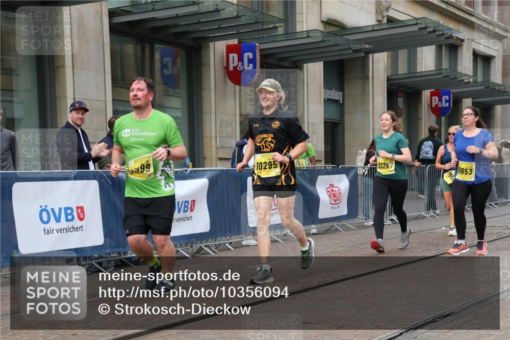 13.09.2026 - 21. swb-Marathon Bremen Strokosch-Dieckow http://msf.ph/oto/10356094 13.09.2026 11:16:47 Ziel 10295, 10335, 10999, 11355, 11461, 11495, 11653, 11672, 11867, 12089, 12101, 12287, 10679, 11274, 11456, 12089, 12102, 12158 meine-sportfotos.de