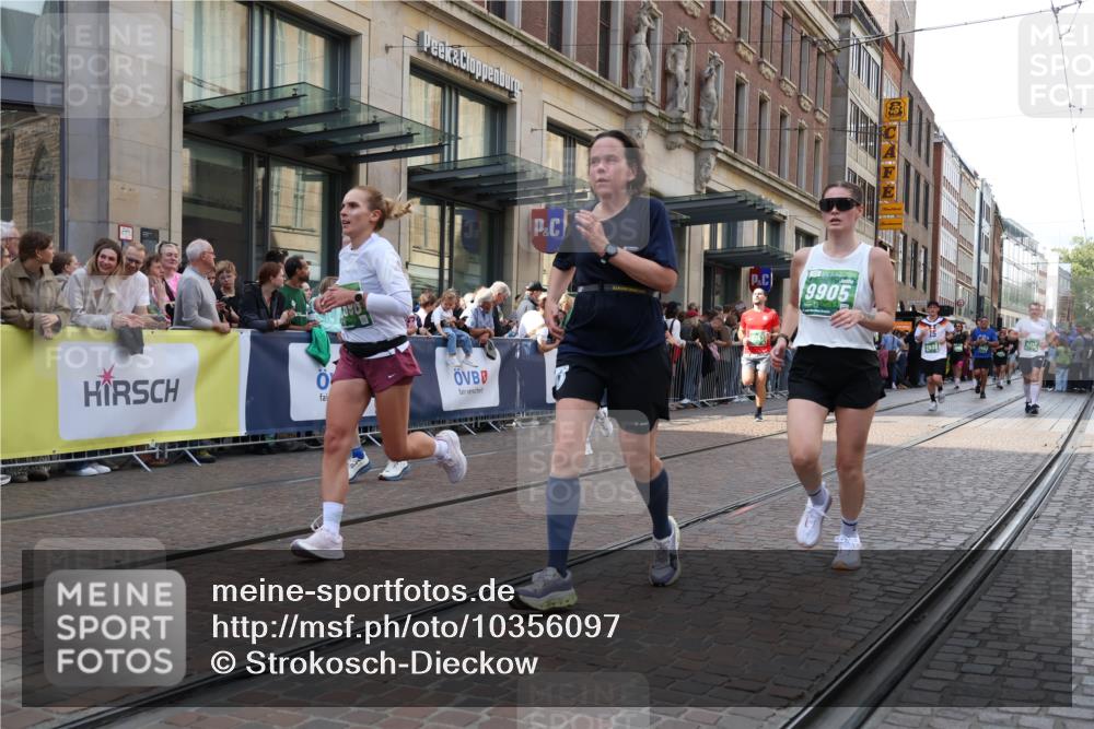 13.09.2026 - 21. swb-Marathon Bremen Strokosch-Dieckow http://msf.ph/oto/10356097 13.09.2026 13:34:00 Ziel 682, 784, 911, 1307, 1364, 2215, 2355, 2464, 3029, 3068, 3162, 3214, 3632, 3636, 3890, 3984, 4112, 4616, 5147, 5265, 5489, 5566, 5768, 5852, 6090, 6255, 6350, 6405, 7113, 7696, 7746, 7897, 7962, 7988, 8870, 9094, 9100, 9402, 9453, 9802, 9905, 10058, 13112, 13118, 1656, 2405, 2727, 2872, 3201, 3389, 3522, 3761, 3790, 4490, 4554, 4613, 4658, 4874, 5063, 5156, 5341, 5513, 5563, 5587, 6151, 6508, 6509, 6623, 6808, 7047, 7126, 7303, 7354, 7431, 8025 meine-sportfotos.de
