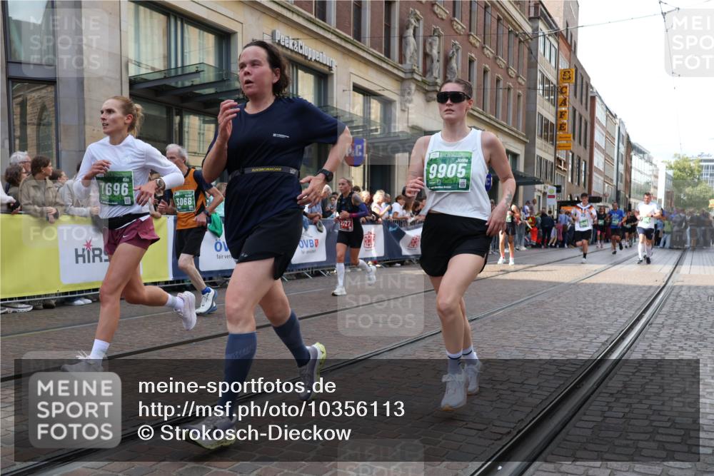 13.09.2026 - 21. swb-Marathon Bremen Strokosch-Dieckow http://msf.ph/oto/10356113 13.09.2026 13:34:01 Ziel 682, 784, 809, 911, 1307, 1364, 2215, 2355, 2464, 3029, 3068, 3162, 3214, 3318, 3409, 3632, 3636, 3890, 3984, 4112, 4616, 5147, 5265, 5489, 5566, 5768, 5852, 6090, 6255, 6350, 6405, 7113, 7696, 7746, 7897, 7962, 7988, 8870, 9094, 9100, 9402, 9453, 9802, 9905, 10058, 13112, 13118, 1656, 2405, 2727, 2872, 3389, 3522, 3761, 3790, 4490, 4554, 4613, 4658, 4874, 5063, 5156, 5341, 5513, 5563, 5587, 6151, 6508, 6509, 6623, 6808, 7047, 7126, 7303, 7354, 7431, 8025 meine-sportfotos.de