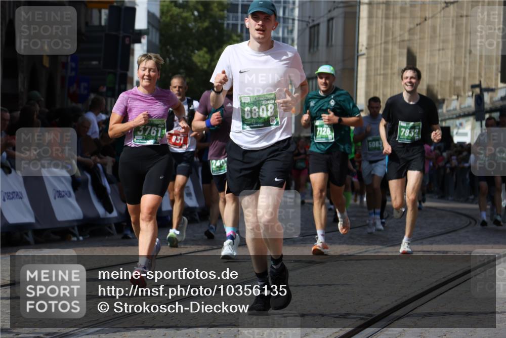 13.09.2026 - 21. swb-Marathon Bremen Strokosch-Dieckow http://msf.ph/oto/10356135 13.09.2026 13:33:38 Ziel 831, 1124, 2283, 2393, 2818, 2980, 4052, 4219, 4243, 4260, 4408, 4492, 4536, 4543, 4565, 5040, 5191, 5324, 5395, 5560, 5660, 5726, 5790, 5861, 5862, 5914, 6421, 6597, 6614, 6777, 6915, 6997, 7145, 7421, 7467, 7789, 7830, 8061, 8177, 8599, 8602, 9206, 9616, 9856, 13028, 13084, 13101, 2405, 2872, 3201, 3761, 4490, 4554, 4658, 4874, 5063, 5156, 5513, 5587, 6508, 6808, 7126, 7354, 7652, 7832, 8512, 9068, 9128, 9342, 9344, 9390 meine-sportfotos.de
