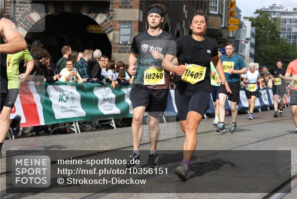 13.09.2026 - 21. swb-Marathon Bremen Strokosch-Dieckow http://msf.ph/oto/10356151 13.09.2026 10:56:44 Ziel 10184, 10211, 10240, 10322, 10356, 10443, 10670, 10675, 10699, 10844, 11069, 11256, 11280, 11317, 11407, 11570, 11693, 11795, 11844, 11855, 11871, 12452, 12543, 10408, 10610, 11000, 11079, 11328, 11872, 11946, 12284, 12434 meine-sportfotos.de