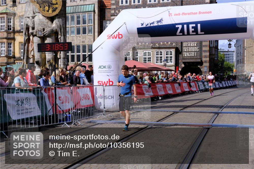 13.09.2026 - 21. swb-Marathon Bremen Tim E. http://msf.ph/oto/10356195 13.09.2026 12:49:42 Ziel 1483 meine-sportfotos.de