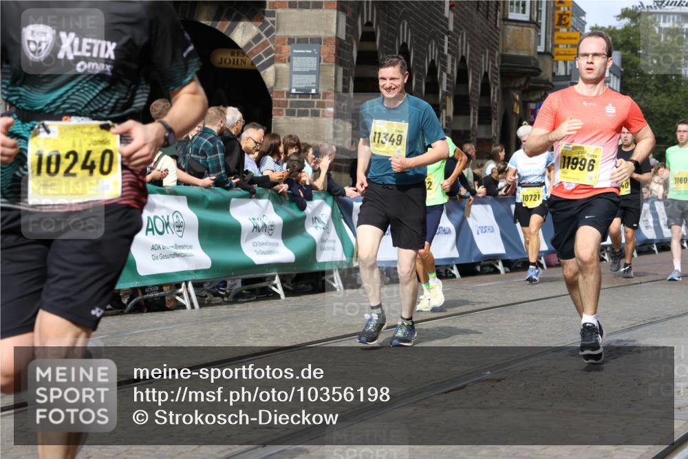 13.09.2026 - 21. swb-Marathon Bremen Strokosch-Dieckow http://msf.ph/oto/10356198 13.09.2026 10:56:45 Ziel 10184, 10211, 10240, 10322, 10356, 10443, 10670, 10675, 10699, 10844, 11069, 11256, 11280, 11317, 11407, 11570, 11693, 11795, 11844, 11855, 11871, 11911, 11996, 12452, 12543, 10408, 10610, 11000, 11079, 11328, 11872, 11946, 12284, 12434 meine-sportfotos.de