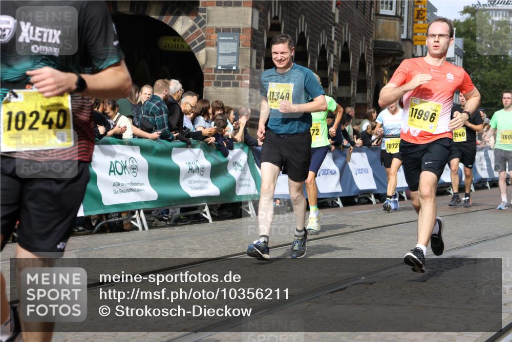 13.09.2026 - 21. swb-Marathon Bremen Strokosch-Dieckow http://msf.ph/oto/10356211 13.09.2026 10:56:45 Ziel 10184, 10211, 10240, 10322, 10356, 10443, 10670, 10675, 10699, 10844, 11069, 11256, 11280, 11317, 11407, 11570, 11693, 11795, 11844, 11855, 11871, 11911, 11996, 12452, 12543, 10408, 10610, 11000, 11079, 11328, 11872, 11946, 12284, 12434 meine-sportfotos.de