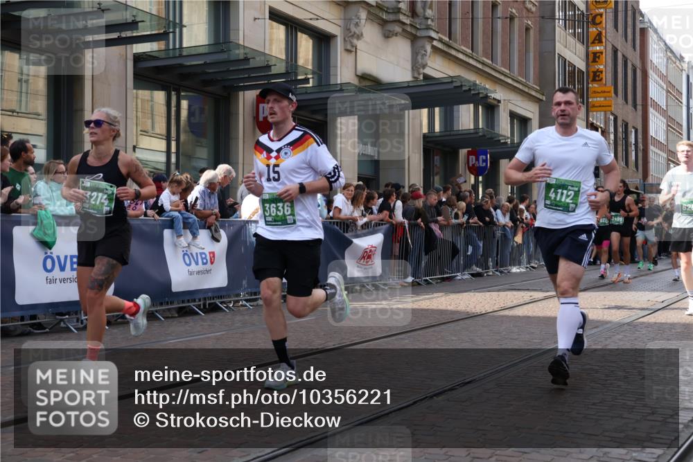 13.09.2026 - 21. swb-Marathon Bremen Strokosch-Dieckow http://msf.ph/oto/10356221 13.09.2026 13:34:04 Ziel 682, 784, 809, 911, 1307, 1871, 2215, 2464, 3029, 3068, 3214, 3318, 3409, 3632, 3636, 3890, 4112, 4616, 5147, 5265, 5488, 5489, 5566, 5768, 5852, 6255, 6350, 6405, 7113, 7168, 7696, 7746, 7897, 7962, 8381, 8870, 9094, 9100, 9402, 9453, 9802, 9905, 10058, 13112, 1364, 1656, 2355, 2727, 3162, 3389, 3522, 3790, 3984, 4554, 4613, 4658, 4874, 5063, 5156, 5341, 5513, 5563, 5587, 6090, 6151, 6508, 6509, 6623, 7047, 7126, 7303, 7354, 7431, 8025 meine-sportfotos.de