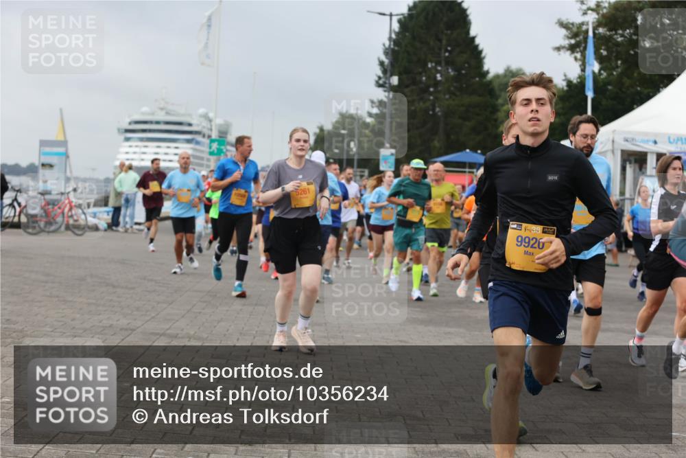 13.09.2026 - Kiel Lauf Andreas Tolksdorf http://msf.ph/oto/10356234 13.09.2026 09:59:00 Kiellinie 5261, 38, 9926 meine-sportfotos.de