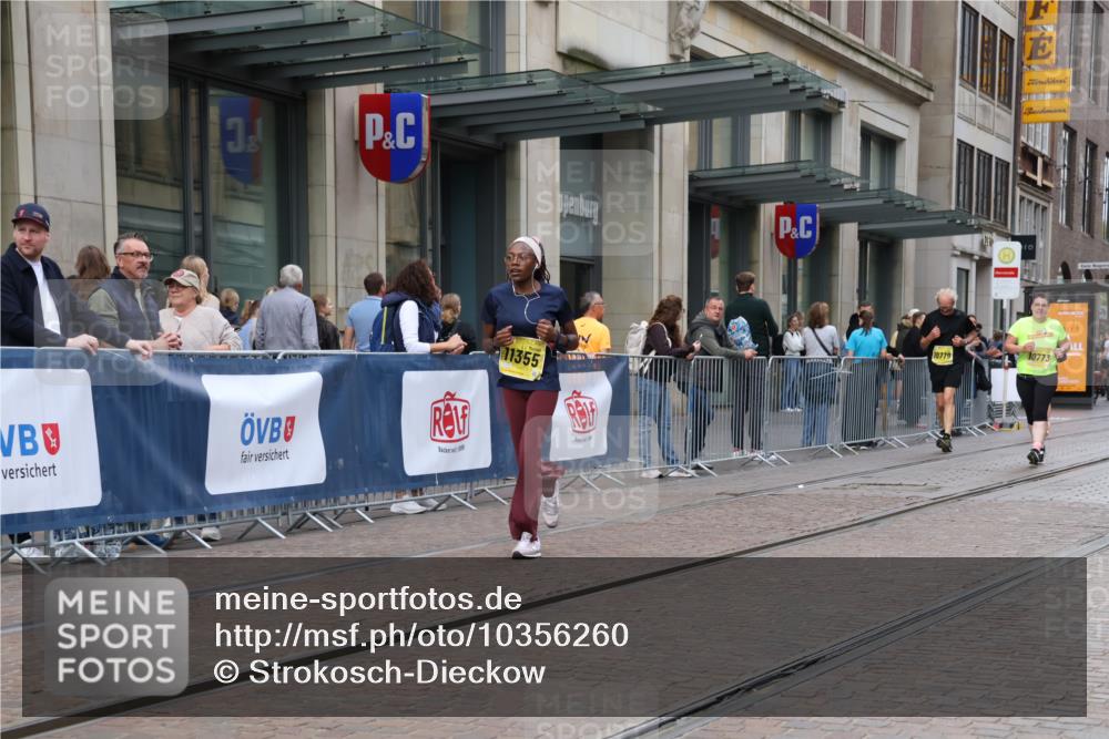 13.09.2026 - 21. swb-Marathon Bremen Strokosch-Dieckow http://msf.ph/oto/10356260 13.09.2026 11:16:57 Ziel 10335, 10773, 10779, 11355, 11461, 11495, 11672, 12101, 12287, 10295, 10679, 10999, 11456, 11461, 11653, 11867, 12089, 12158, 12287 meine-sportfotos.de