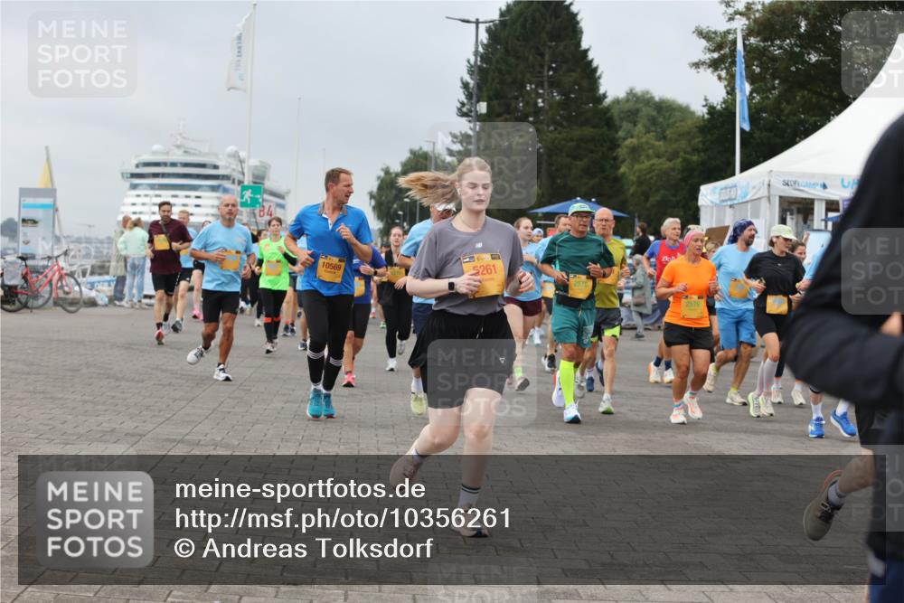 13.09.2026 - Kiel Lauf Andreas Tolksdorf http://msf.ph/oto/10356261 13.09.2026 09:59:01 Kiellinie 10569, 5261, 2578, 2576 meine-sportfotos.de