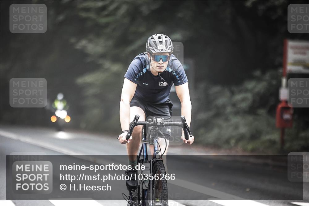 13.09.2026 - Stadtparktriathlon H.Heesch http://msf.ph/oto/10356266 13.09.2026 09:47:05 Radfahren 226, 290 meine-sportfotos.de