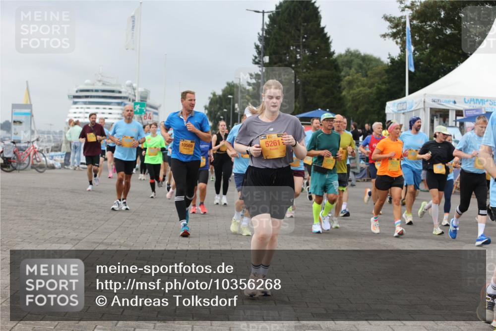 13.09.2026 - Kiel Lauf Andreas Tolksdorf http://msf.ph/oto/10356268 13.09.2026 09:59:01 Kiellinie 10569, 385, 5261, 2578, 2576 meine-sportfotos.de