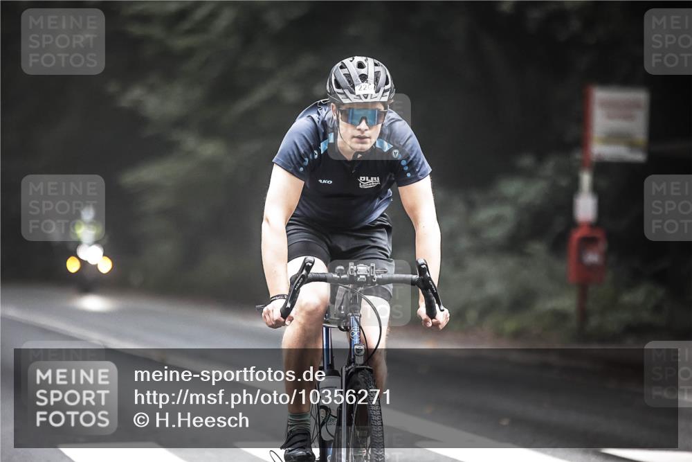 13.09.2026 - Stadtparktriathlon H.Heesch http://msf.ph/oto/10356271 13.09.2026 09:47:05 Radfahren 226, 290 meine-sportfotos.de