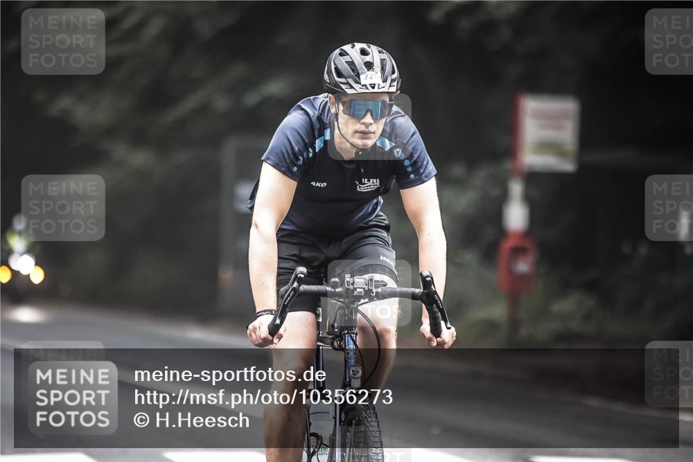 13.09.2026 - Stadtparktriathlon H.Heesch http://msf.ph/oto/10356273 13.09.2026 09:47:05 Radfahren 226, 290 meine-sportfotos.de