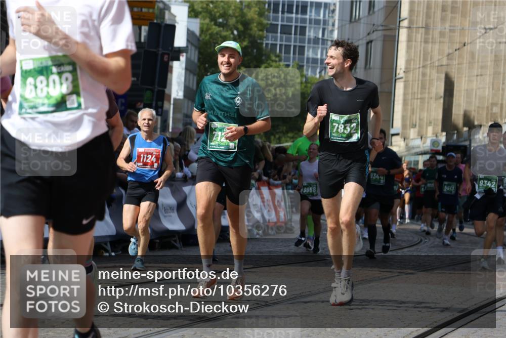 13.09.2026 - 21. swb-Marathon Bremen Strokosch-Dieckow http://msf.ph/oto/10356276 13.09.2026 13:33:40 Ziel 831, 1124, 2283, 2393, 2818, 2980, 4052, 4219, 4243, 4260, 4408, 4492, 4536, 4543, 4565, 5040, 5191, 5324, 5560, 5660, 5726, 5790, 5861, 5862, 5914, 6421, 6597, 6614, 6777, 6915, 6997, 7145, 7421, 7467, 7789, 7830, 8177, 8501, 8599, 8602, 9206, 9616, 9856, 13084, 13101, 2405, 2727, 3761, 4490, 4554, 4658, 4874, 5063, 5156, 5513, 5587, 6508, 6808, 7126, 7354, 7832, 8512, 9068, 9128, 9342, 9344 meine-sportfotos.de