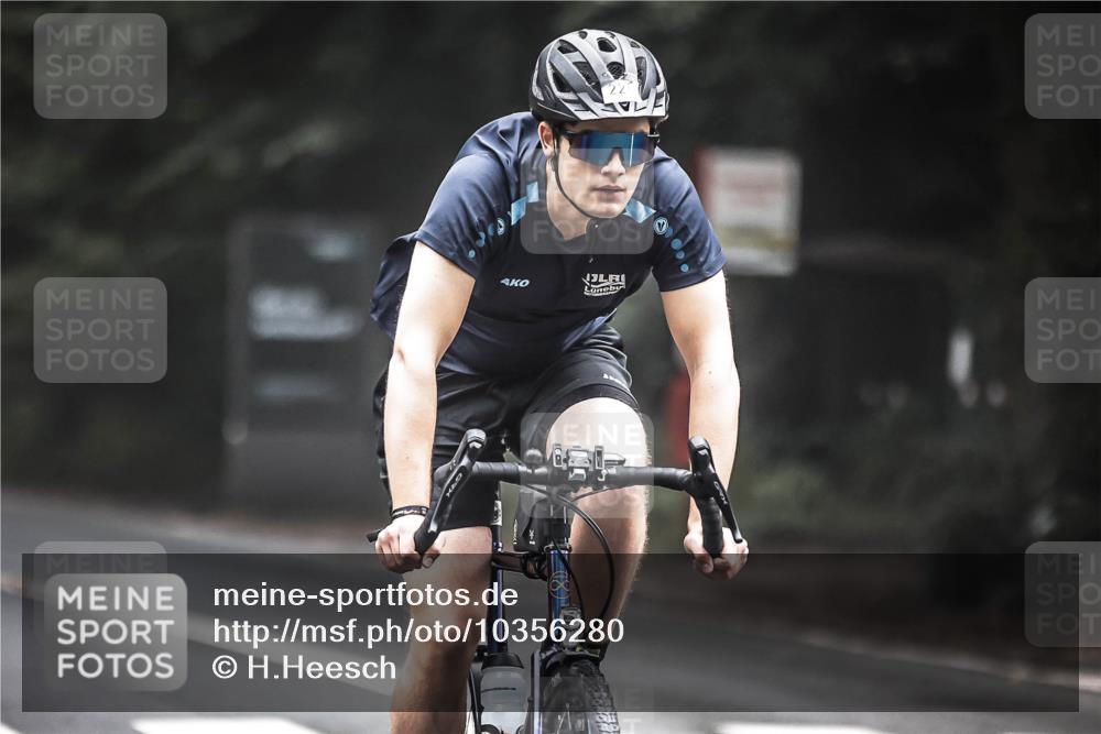13.09.2026 - Stadtparktriathlon H.Heesch http://msf.ph/oto/10356280 13.09.2026 09:47:05 Radfahren 226, 290 meine-sportfotos.de