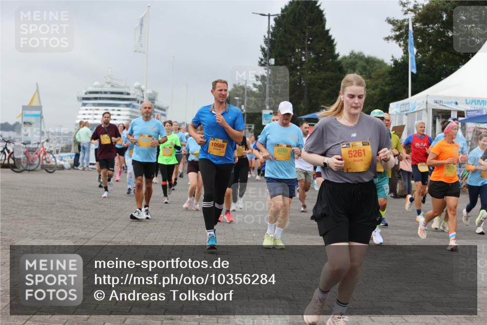 13.09.2026 - Kiel Lauf Andreas Tolksdorf http://msf.ph/oto/10356284 13.09.2026 09:59:01 Kiellinie 8765, 10569, 38, 5261, 2576 meine-sportfotos.de