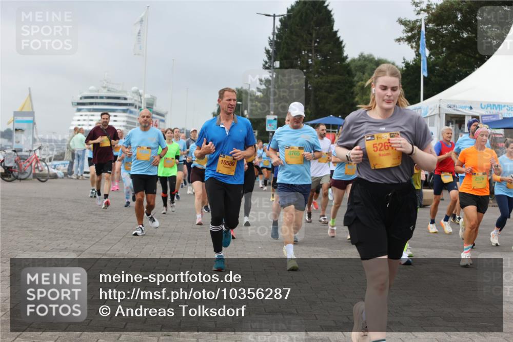 13.09.2026 - Kiel Lauf Andreas Tolksdorf http://msf.ph/oto/10356287 13.09.2026 09:59:02 Kiellinie 8765, 10569, 4, 38, 44, 526, 2576 meine-sportfotos.de