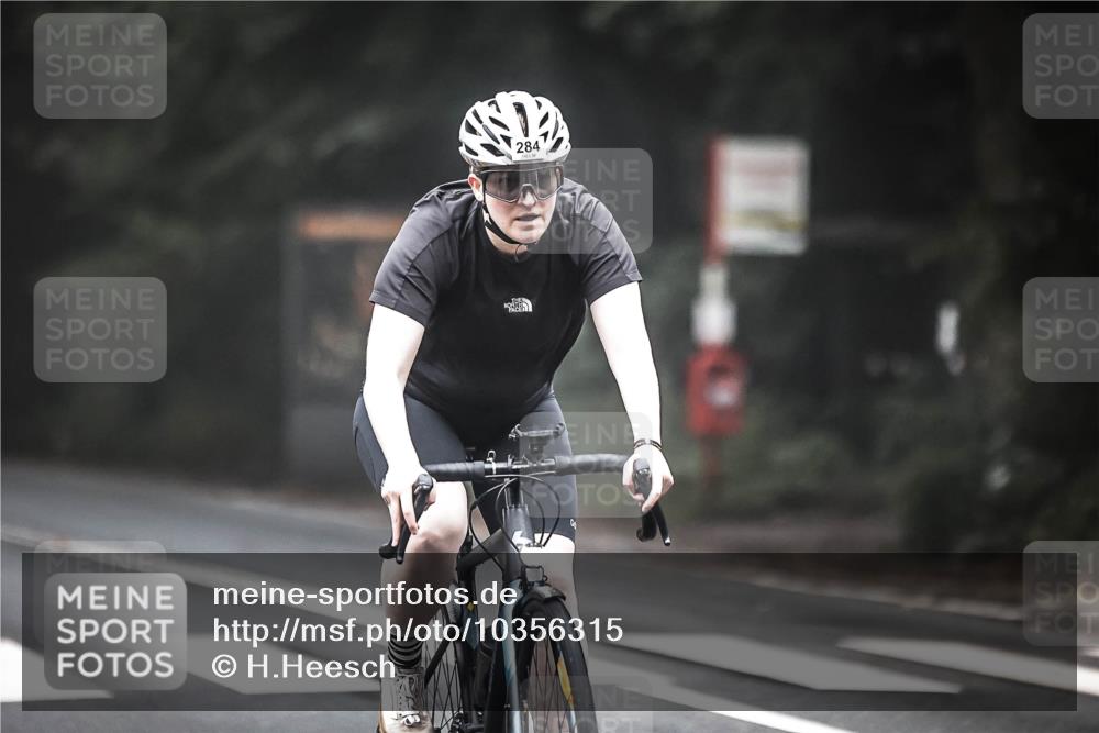 13.09.2026 - Stadtparktriathlon H.Heesch http://msf.ph/oto/10356315 13.09.2026 09:48:08 Radfahren 284 meine-sportfotos.de