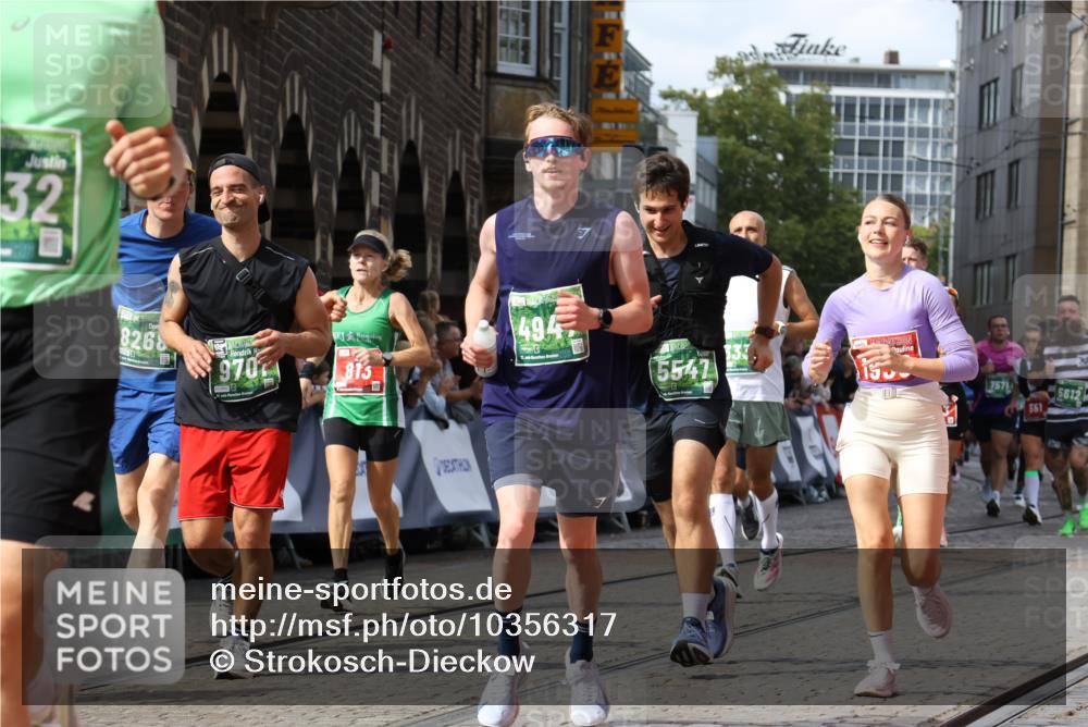 13.09.2026 - 21. swb-Marathon Bremen Strokosch-Dieckow http://msf.ph/oto/10356317 13.09.2026 13:37:09 Ziel 551, 813, 843, 1641, 1849, 1936, 2275, 3122, 3541, 3635, 3787, 3815, 3874, 3998, 4050, 4261, 4304, 4335, 4892, 5061, 5236, 5355, 5447, 5656, 5823, 6050, 6056, 6269, 6280, 6340, 6408, 6966, 7039, 7046, 7229, 7237, 7398, 7640, 7656, 8034, 8498, 8685, 8723, 8839, 9331, 9589, 9658, 9807, 270, 391, 869, 1180, 3333, 3627, 3823, 5388, 5547, 5577, 5612, 5738, 5791, 6904, 6947, 7571, 8268, 8748, 8753, 9701 meine-sportfotos.de