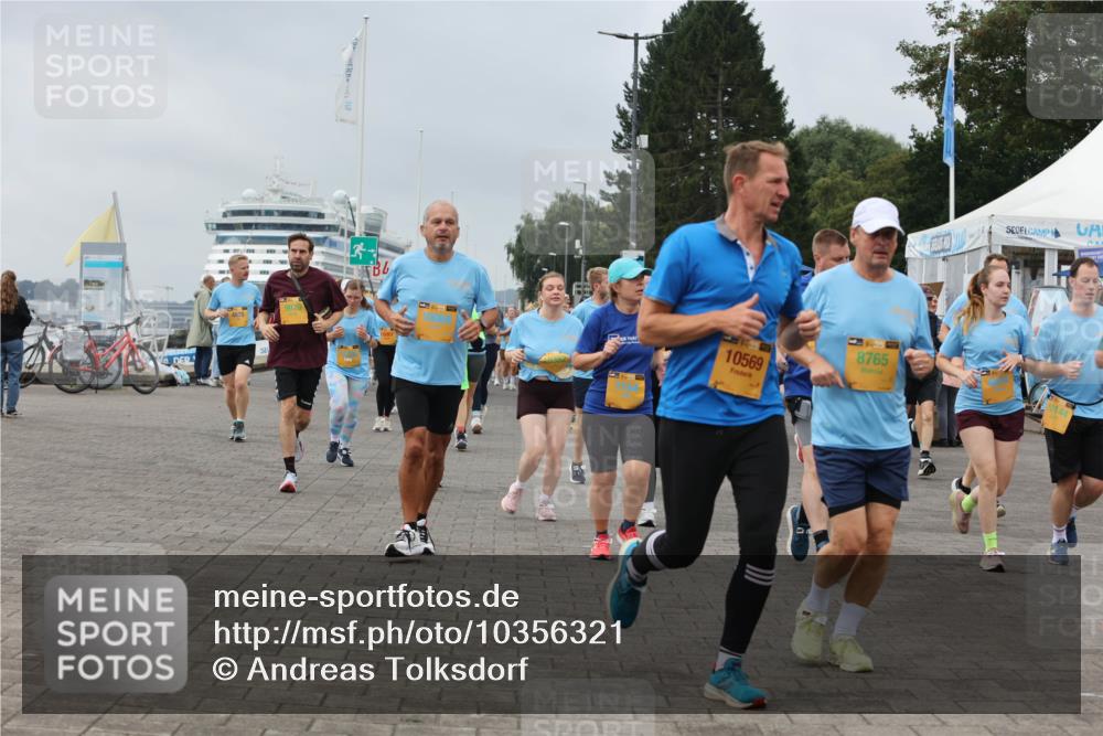 13.09.2026 - Kiel Lauf Andreas Tolksdorf http://msf.ph/oto/10356321 13.09.2026 09:59:03 Kiellinie 9979, 13, 10569, 39, 8765 meine-sportfotos.de