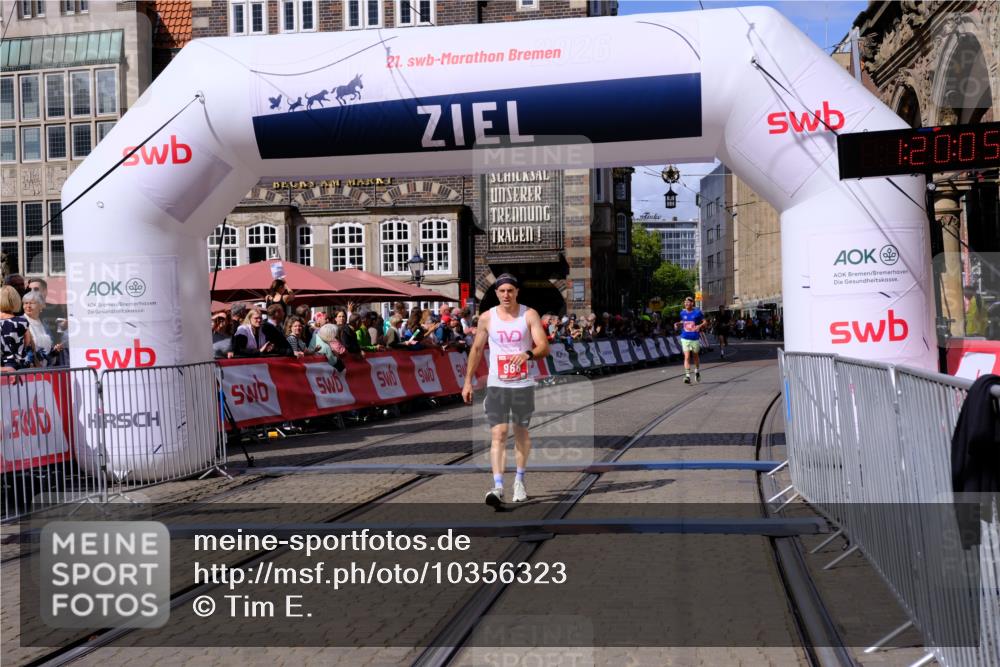 13.09.2026 - 21. swb-Marathon Bremen Tim E. http://msf.ph/oto/10356323 13.09.2026 12:50:27 Ziel 547, 7692 meine-sportfotos.de