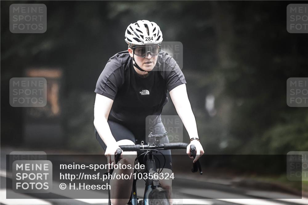 13.09.2026 - Stadtparktriathlon H.Heesch http://msf.ph/oto/10356324 13.09.2026 09:48:08 Radfahren 284 meine-sportfotos.de