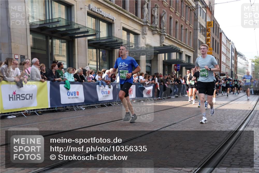13.09.2026 - 21. swb-Marathon Bremen Strokosch-Dieckow http://msf.ph/oto/10356335 13.09.2026 13:34:06 Ziel 682, 784, 809, 911, 1307, 1871, 2215, 2464, 3029, 3068, 3214, 3318, 3409, 3632, 3636, 3890, 4112, 4537, 4616, 5147, 5265, 5488, 5489, 5566, 5768, 5852, 6255, 6350, 6405, 7113, 7168, 7696, 7746, 7962, 8381, 8870, 9094, 9100, 9402, 9453, 9751, 9802, 9905, 10058, 13112, 1364, 1656, 2355, 2727, 3162, 3389, 3522, 3632, 3790, 3984, 4554, 4613, 4658, 4874, 5063, 5156, 5341, 5513, 5563, 5587, 6090, 6151, 6508, 6509, 6623, 7047, 7303, 7354, 7431, 8025 meine-sportfotos.de