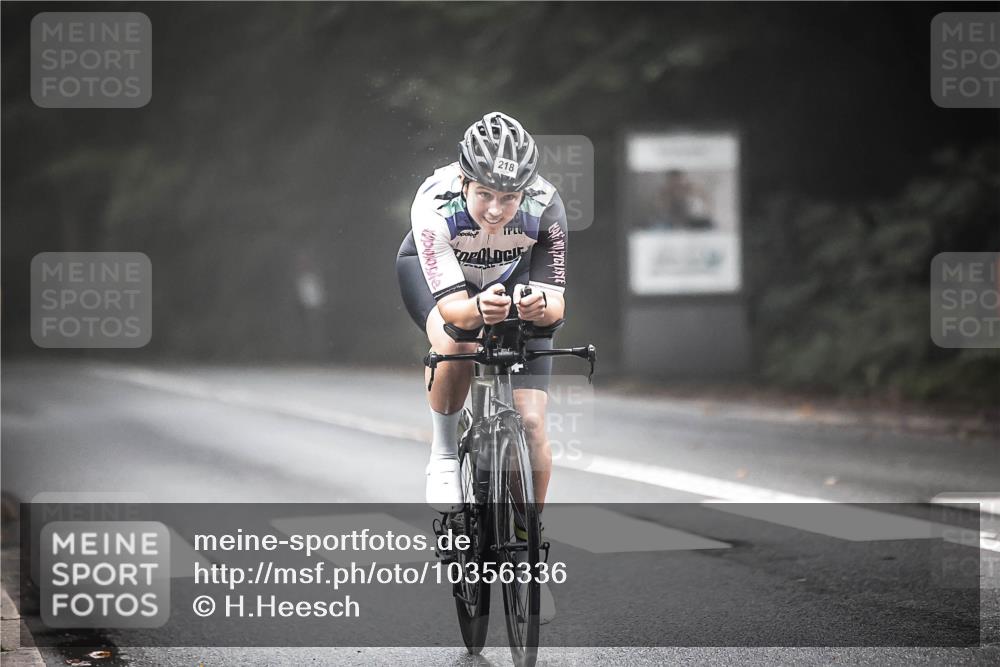 13.09.2026 - Stadtparktriathlon H.Heesch http://msf.ph/oto/10356336 13.09.2026 09:48:22 Radfahren 211, 218 meine-sportfotos.de