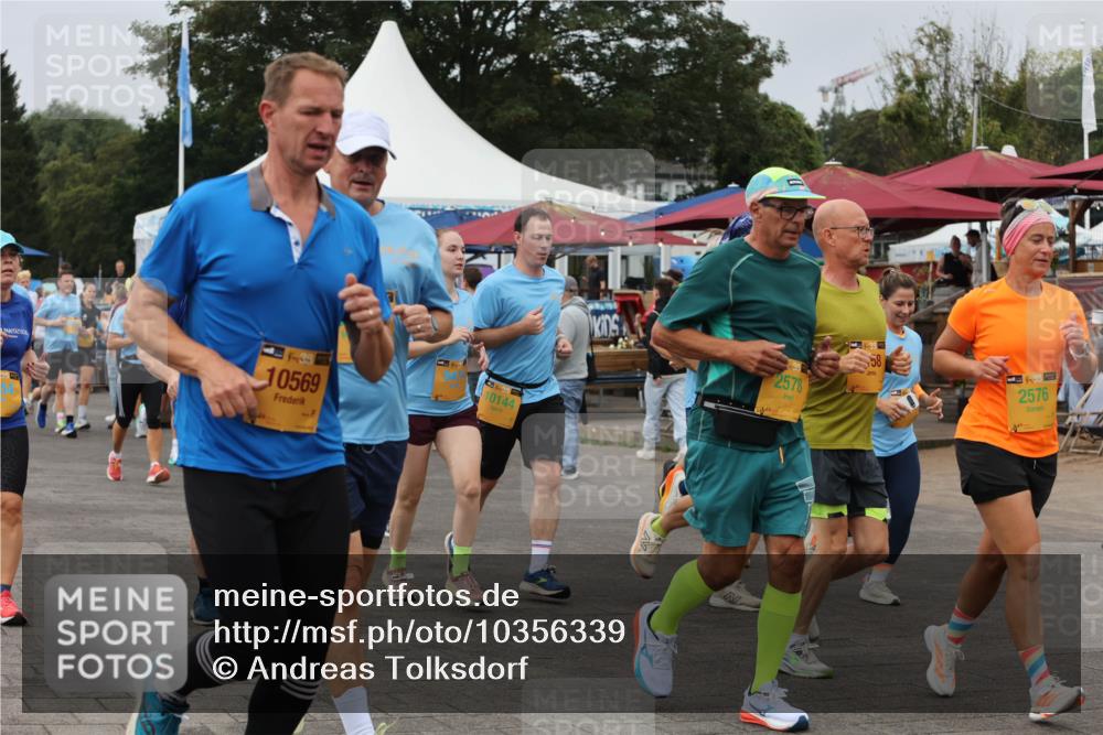 13.09.2026 - Kiel Lauf Andreas Tolksdorf http://msf.ph/oto/10356339 13.09.2026 09:59:04 Kiellinie 39, 10569, 3, 10144, 58, 2578, 39, 2576 meine-sportfotos.de