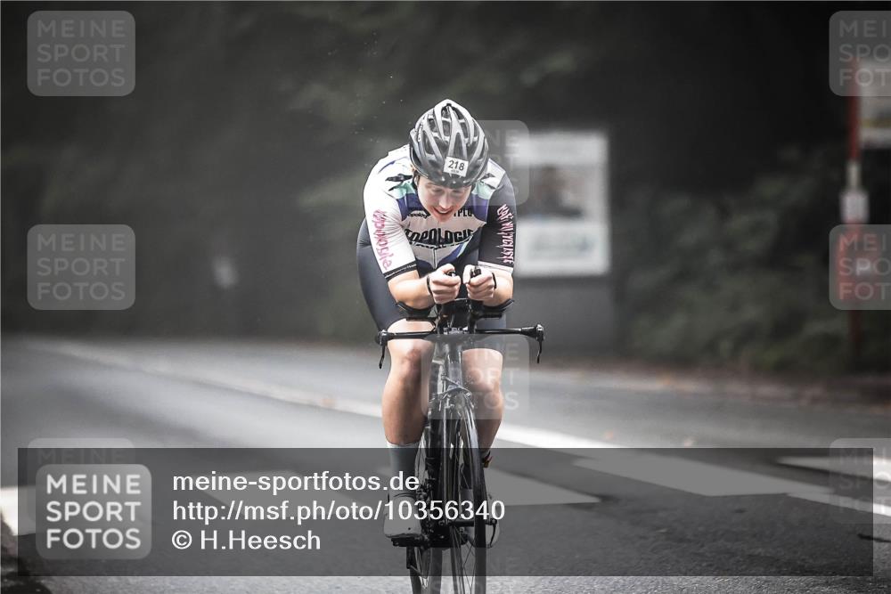 13.09.2026 - Stadtparktriathlon H.Heesch http://msf.ph/oto/10356340 13.09.2026 09:48:22 Radfahren 211, 218 meine-sportfotos.de