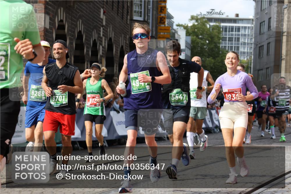 13.09.2026 - 21. swb-Marathon Bremen Strokosch-Dieckow http://msf.ph/oto/10356347 13.09.2026 13:37:09 Ziel 551, 813, 843, 1641, 1849, 1936, 2275, 3122, 3541, 3635, 3787, 3815, 3874, 3998, 4050, 4261, 4304, 4335, 4892, 5061, 5236, 5355, 5447, 5656, 5823, 6050, 6056, 6269, 6280, 6340, 6408, 6966, 7039, 7046, 7229, 7237, 7398, 7640, 7656, 8034, 8498, 8685, 8723, 8839, 9331, 9589, 9658, 9807, 270, 391, 869, 1180, 3333, 3627, 3823, 5388, 5547, 5577, 5612, 5738, 5791, 6904, 6947, 7571, 8268, 8748, 8753, 9701 meine-sportfotos.de