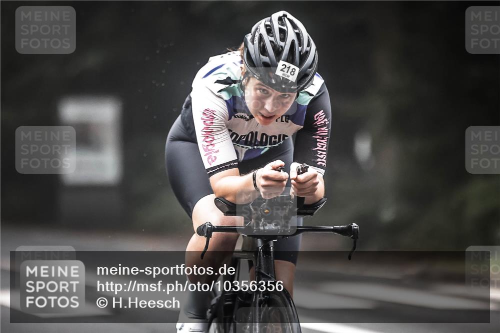 13.09.2026 - Stadtparktriathlon H.Heesch http://msf.ph/oto/10356356 13.09.2026 09:48:22 Radfahren 211, 218 meine-sportfotos.de