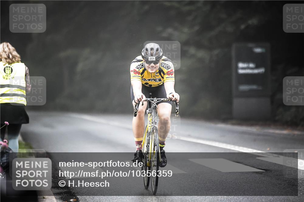 13.09.2026 - Stadtparktriathlon H.Heesch http://msf.ph/oto/10356359 13.09.2026 09:48:27 Radfahren 211, 218 meine-sportfotos.de