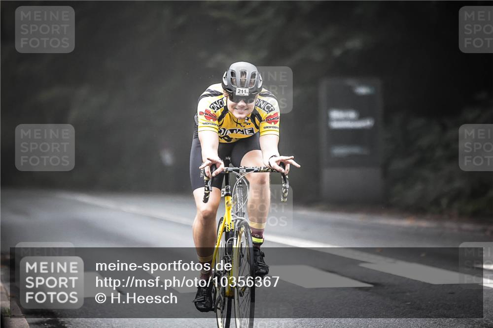 13.09.2026 - Stadtparktriathlon H.Heesch http://msf.ph/oto/10356367 13.09.2026 09:48:27 Radfahren 211, 218 meine-sportfotos.de