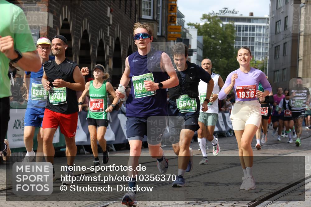 13.09.2026 - 21. swb-Marathon Bremen Strokosch-Dieckow http://msf.ph/oto/10356370 13.09.2026 13:37:10 Ziel 551, 813, 843, 1641, 1849, 1936, 2241, 2275, 3122, 3541, 3635, 3787, 3815, 3874, 3998, 4261, 4304, 4335, 4892, 5236, 5355, 5447, 5823, 6050, 6056, 6269, 6280, 6340, 6408, 6966, 7039, 7046, 7229, 7237, 7398, 7640, 7656, 8034, 8498, 8685, 8723, 8839, 9331, 9589, 9658, 9807, 270, 391, 869, 1180, 3333, 3627, 3823, 5388, 5612, 5738, 5791, 6904, 6947, 7571, 8268, 8748, 8753, 9701 meine-sportfotos.de