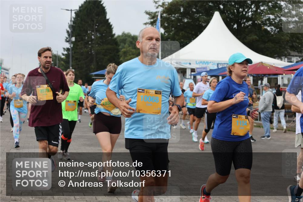 13.09.2026 - Kiel Lauf Andreas Tolksdorf http://msf.ph/oto/10356371 13.09.2026 09:59:05 Kiellinie 38, 9979, 1038, 38, 10068, 38, 1154 meine-sportfotos.de