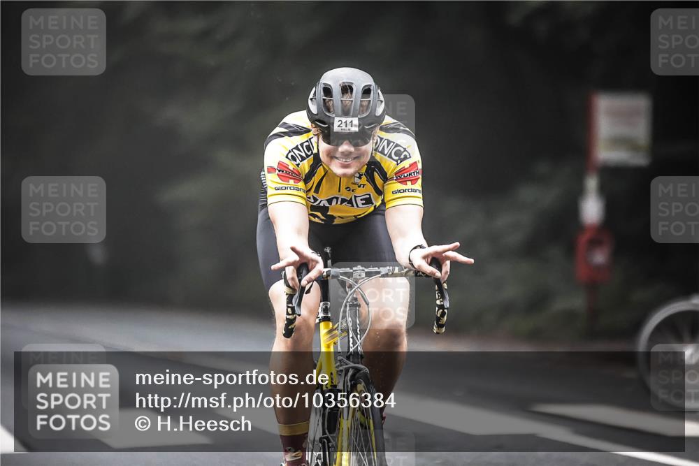 13.09.2026 - Stadtparktriathlon H.Heesch http://msf.ph/oto/10356384 13.09.2026 09:48:27 Radfahren 211, 218 meine-sportfotos.de