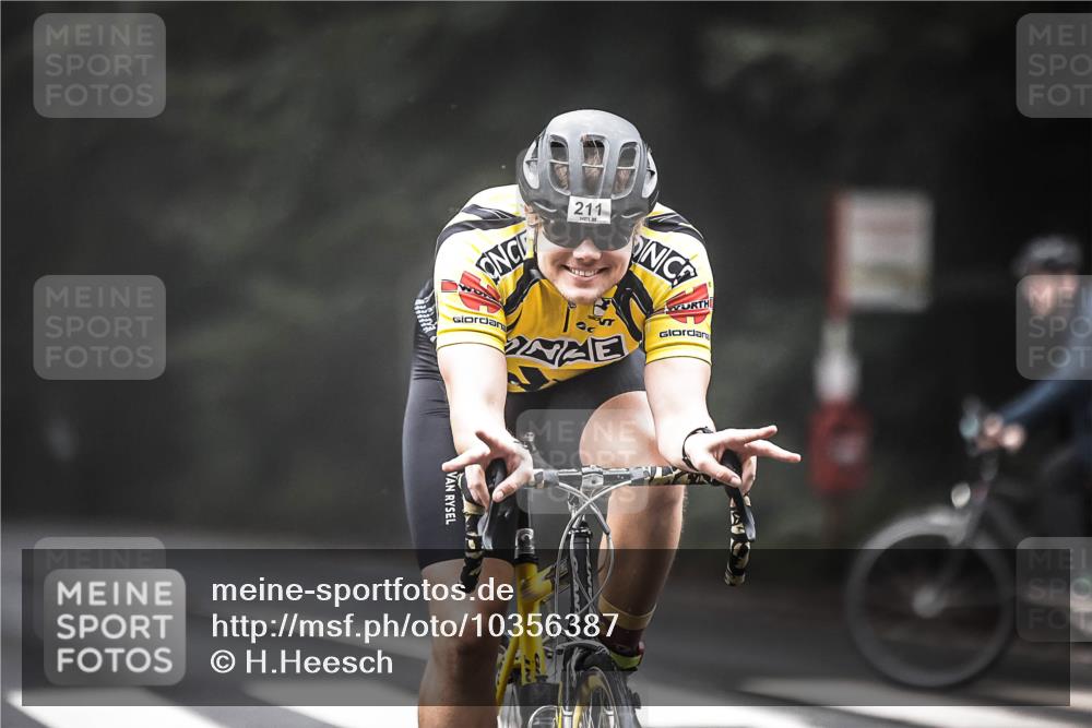 13.09.2026 - Stadtparktriathlon H.Heesch http://msf.ph/oto/10356387 13.09.2026 09:48:28 Radfahren 211 meine-sportfotos.de