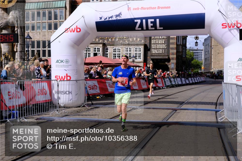 13.09.2026 - 21. swb-Marathon Bremen Tim E. http://msf.ph/oto/10356388 13.09.2026 12:50:34 Ziel 520, 4232, 7692 meine-sportfotos.de