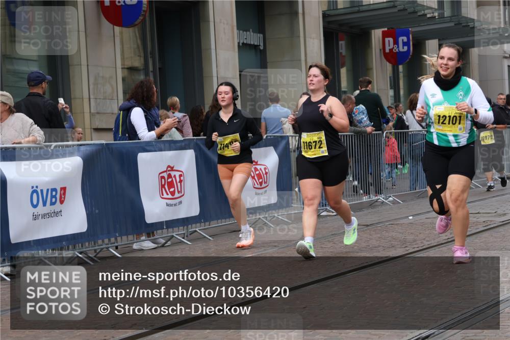 13.09.2026 - 21. swb-Marathon Bremen Strokosch-Dieckow http://msf.ph/oto/10356420 13.09.2026 11:17:04 Ziel 10472, 10773, 10779, 10979, 11495, 11672, 11709, 12101, 12334, 10295, 10335, 10679, 10999, 11355, 11456, 11461, 11653, 11867, 12089, 12287 meine-sportfotos.de