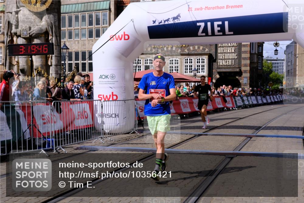 13.09.2026 - 21. swb-Marathon Bremen Tim E. http://msf.ph/oto/10356421 13.09.2026 12:50:34 Ziel 520, 4232, 7692 meine-sportfotos.de