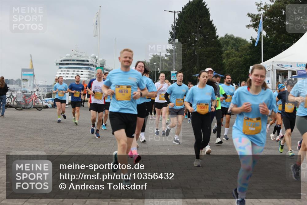 13.09.2026 - Kiel Lauf Andreas Tolksdorf http://msf.ph/oto/10356432 13.09.2026 09:59:08 Kiellinie 10411, 4678, 10061 meine-sportfotos.de