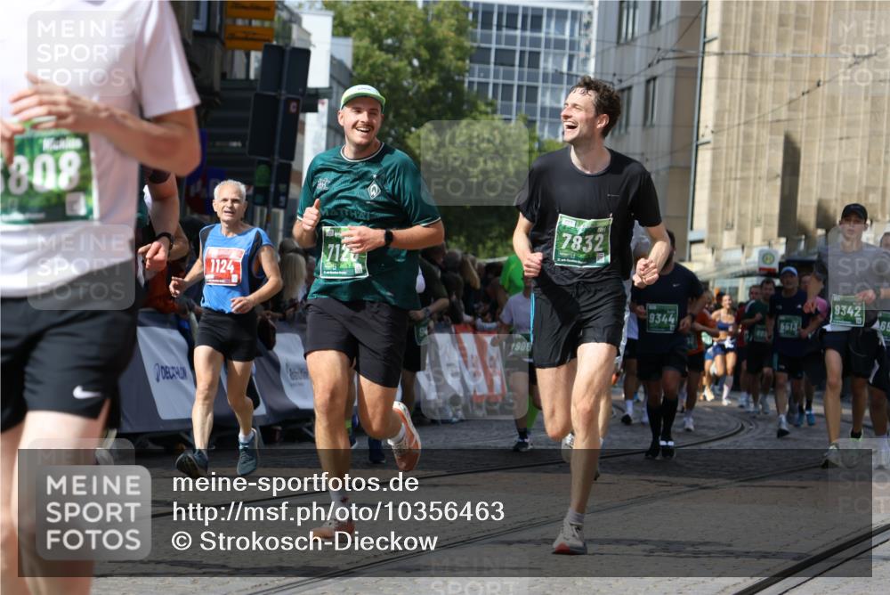 13.09.2026 - 21. swb-Marathon Bremen Strokosch-Dieckow http://msf.ph/oto/10356463 13.09.2026 13:33:40 Ziel 831, 1124, 2283, 2393, 2818, 2980, 4052, 4219, 4243, 4260, 4408, 4492, 4536, 4543, 4565, 5040, 5191, 5324, 5560, 5660, 5726, 5790, 5861, 5862, 5914, 6421, 6597, 6614, 6777, 6915, 6997, 7145, 7421, 7467, 7789, 7830, 8177, 8501, 8599, 8602, 9206, 9616, 9856, 13084, 13101, 2405, 2727, 3761, 4490, 4554, 4658, 4874, 5063, 5156, 5513, 5587, 6508, 6808, 7126, 7354, 7832, 8512, 9068, 9128, 9342, 9344 meine-sportfotos.de