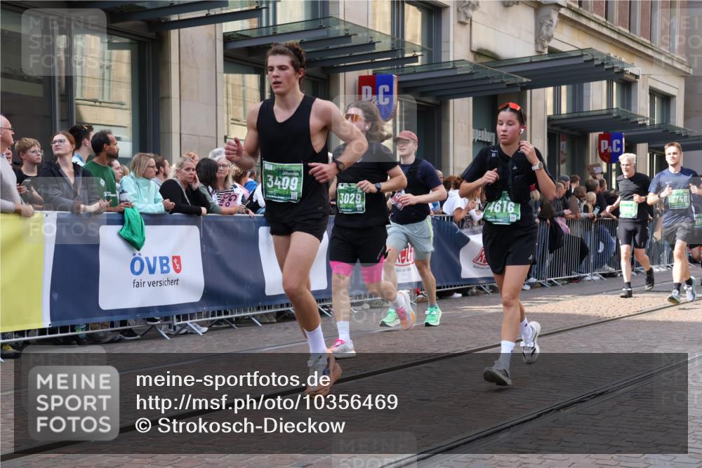 13.09.2026 - 21. swb-Marathon Bremen Strokosch-Dieckow http://msf.ph/oto/10356469 13.09.2026 13:34:09 Ziel 682, 784, 809, 911, 1307, 1395, 1871, 2215, 2831, 3029, 3052, 3058, 3068, 3214, 3318, 3388, 3409, 3636, 3890, 4112, 4537, 4616, 5147, 5488, 5566, 5694, 5760, 5852, 6255, 7168, 7696, 7746, 7833, 7962, 8381, 8453, 8870, 9094, 9100, 9402, 9453, 9751, 9802, 13112, 1364, 1656, 2355, 2464, 2727, 3162, 3389, 3522, 3632, 3790, 3984, 4613, 4658, 5265, 5341, 5489, 5513, 5563, 5587, 5768, 6090, 6151, 6508, 6509, 6623, 7047, 7303, 7354, 7431, 8025 meine-sportfotos.de