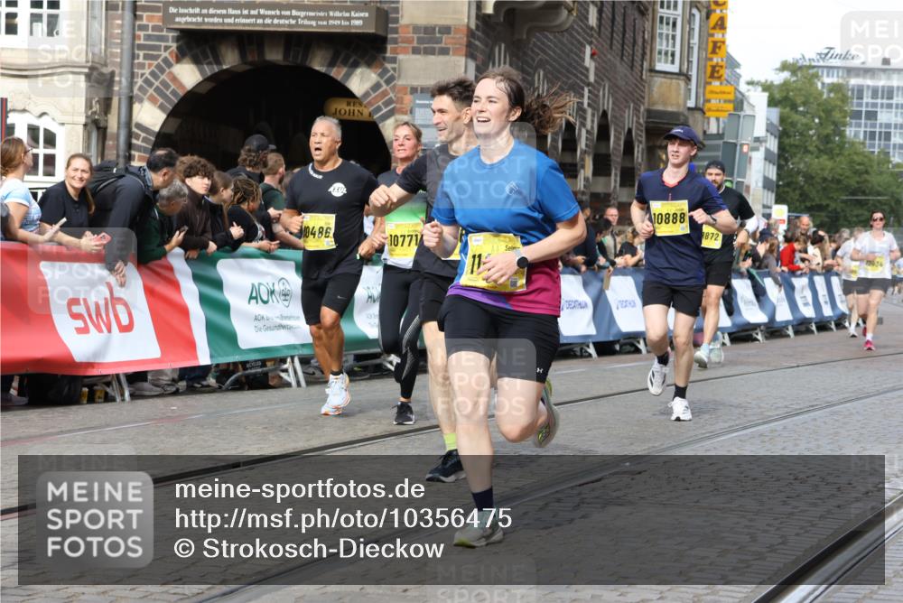 13.09.2026 - 21. swb-Marathon Bremen Strokosch-Dieckow http://msf.ph/oto/10356475 13.09.2026 10:56:52 Ziel 10240, 10356, 10372, 10540, 10675, 10721, 10824, 10844, 10936, 11064, 11069, 11256, 11317, 11349, 11407, 11474, 11601, 11795, 11844, 11855, 11871, 11911, 11996, 12543, 10157, 10408, 10772, 11000, 11079, 11328, 11946, 12032 meine-sportfotos.de