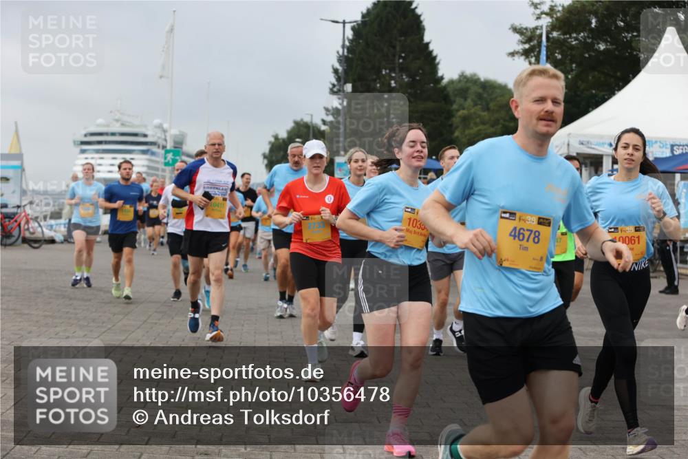 13.09.2026 - Kiel Lauf Andreas Tolksdorf http://msf.ph/oto/10356478 13.09.2026 09:59:09 Kiellinie 10411, 39, 2733, 1033, 38, 4678, 38, 0061 meine-sportfotos.de