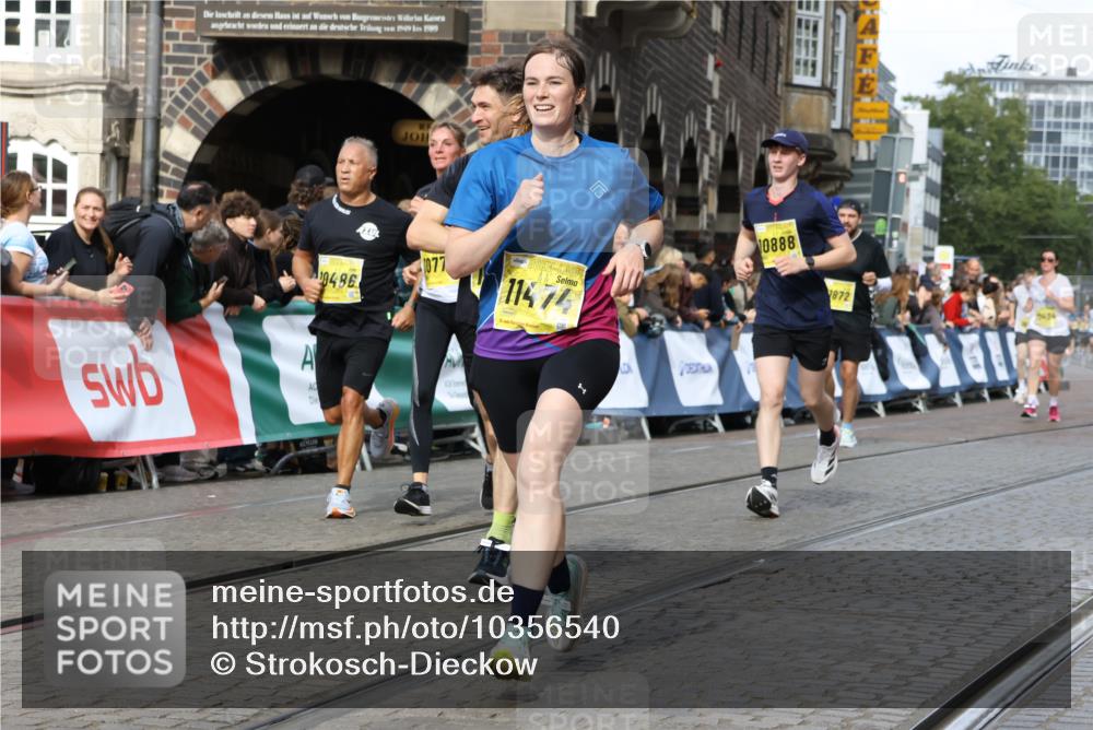 13.09.2026 - 21. swb-Marathon Bremen Strokosch-Dieckow http://msf.ph/oto/10356540 13.09.2026 10:56:52 Ziel 10240, 10356, 10372, 10540, 10675, 10721, 10824, 10844, 10936, 11064, 11069, 11256, 11317, 11349, 11407, 11474, 11601, 11795, 11844, 11855, 11871, 11911, 11996, 12543, 10157, 10408, 10772, 11000, 11079, 11328, 11946, 12032 meine-sportfotos.de