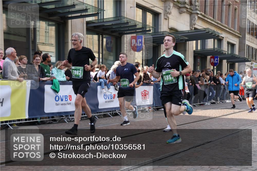 13.09.2026 - 21. swb-Marathon Bremen Strokosch-Dieckow http://msf.ph/oto/10356581 13.09.2026 13:34:12 Ziel 682, 784, 809, 911, 1307, 1395, 1871, 2215, 2831, 3029, 3052, 3058, 3068, 3214, 3318, 3388, 3409, 3636, 3765, 3890, 4112, 4537, 4616, 5147, 5378, 5488, 5566, 5694, 5760, 5852, 6255, 7168, 7696, 7746, 7833, 7962, 8182, 8381, 8453, 8552, 9094, 9402, 9453, 9751, 9788, 9802, 13112, 1364, 1656, 2355, 2464, 2727, 3162, 3389, 3522, 3632, 3790, 3984, 4613, 5265, 5341, 5489, 5563, 5587, 5768, 6090, 6151, 6509, 6623, 7047, 7303, 7354, 7431, 8025 meine-sportfotos.de