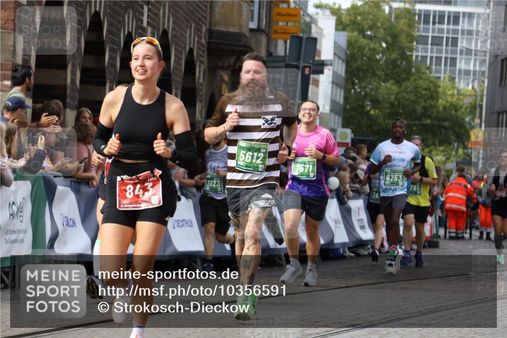 13.09.2026 - 21. swb-Marathon Bremen Strokosch-Dieckow http://msf.ph/oto/10356591 13.09.2026 13:37:14 Ziel 551, 813, 843, 1285, 1641, 1849, 1936, 2241, 2275, 2930, 3122, 3541, 3635, 3787, 3874, 3909, 3998, 4261, 4335, 4410, 4448, 5236, 5355, 5447, 5823, 6050, 6056, 6269, 6408, 6431, 6966, 7046, 7398, 7445, 7640, 8034, 8498, 8685, 8839, 9310, 9331, 9415, 9589, 9658, 9807, 9840, 270, 391, 448, 869, 1180, 3627, 3823, 4628, 5388, 5612, 5738, 5791, 6904, 7074, 7571, 8439, 8553, 8748, 8753, 10106 meine-sportfotos.de