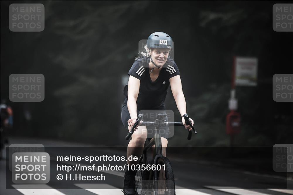 13.09.2026 - Stadtparktriathlon H.Heesch http://msf.ph/oto/10356601 13.09.2026 09:50:16 Radfahren 171, 314, 321 meine-sportfotos.de